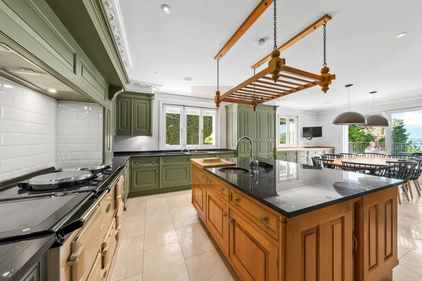 Villa exceptionnelle avec vue sur le lac - Photo 8 sur 13