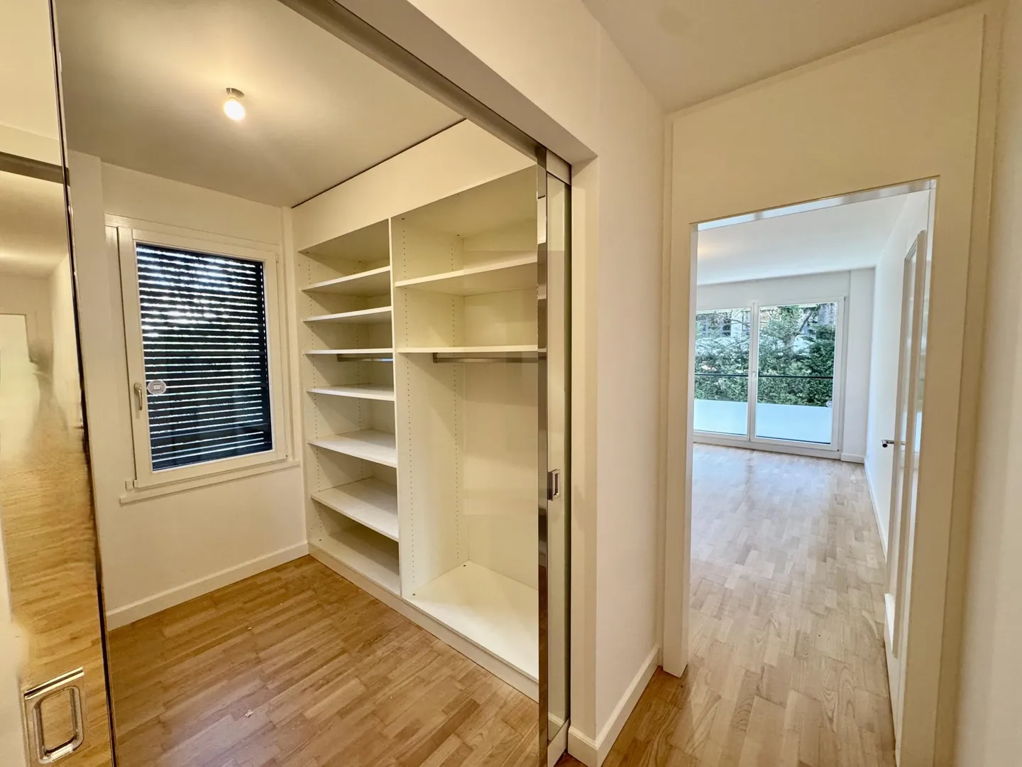 Superb apartment just steps from the city center - Photo 9 of 13