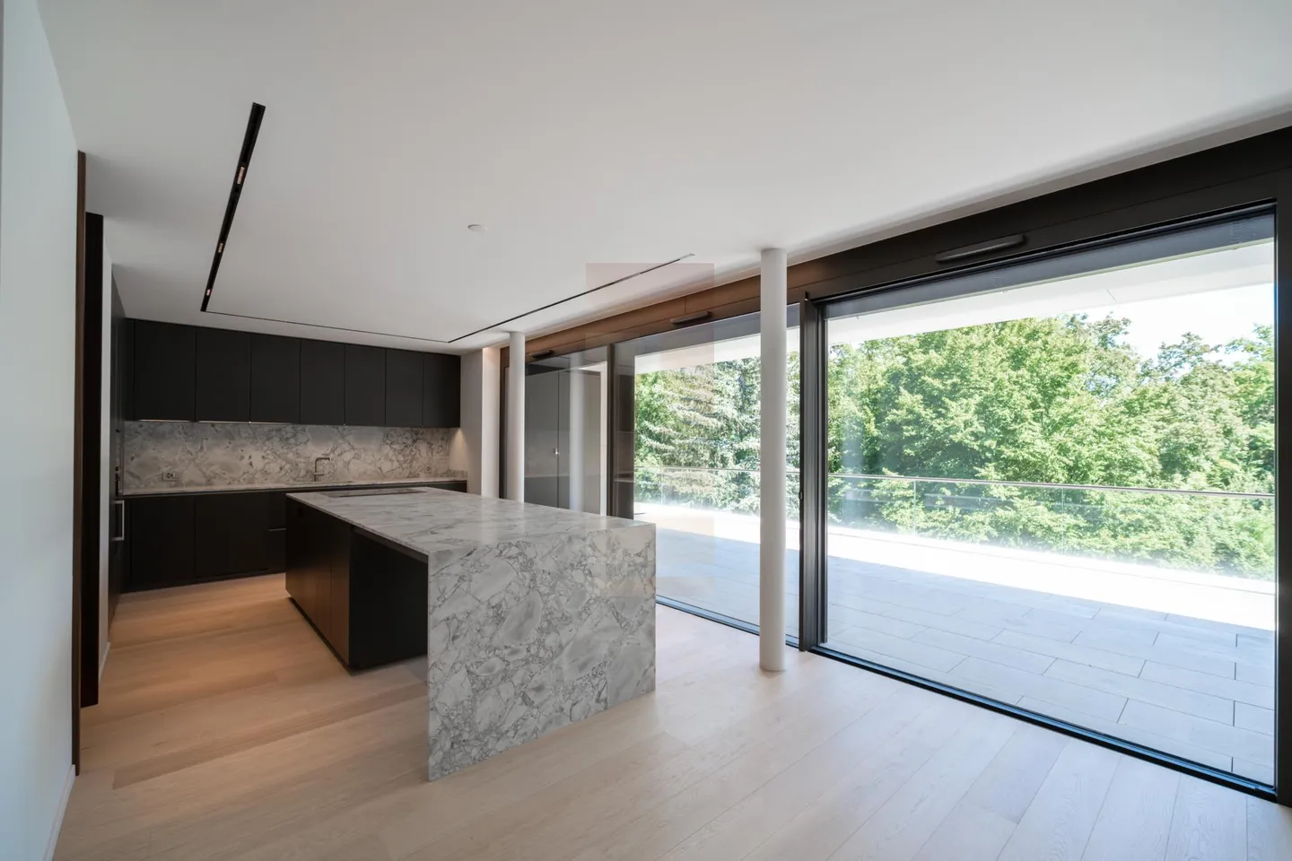 Superb contemporary apartment in Chêne-Bougeries - Photo 4 of 11