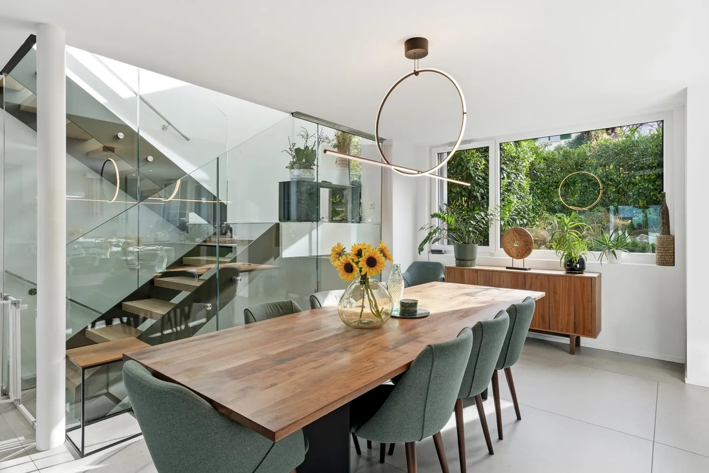 Exklusiv: Zeitgenössisches schlüsselfertiges Haus mit Seeblick - Foto 1 von 13