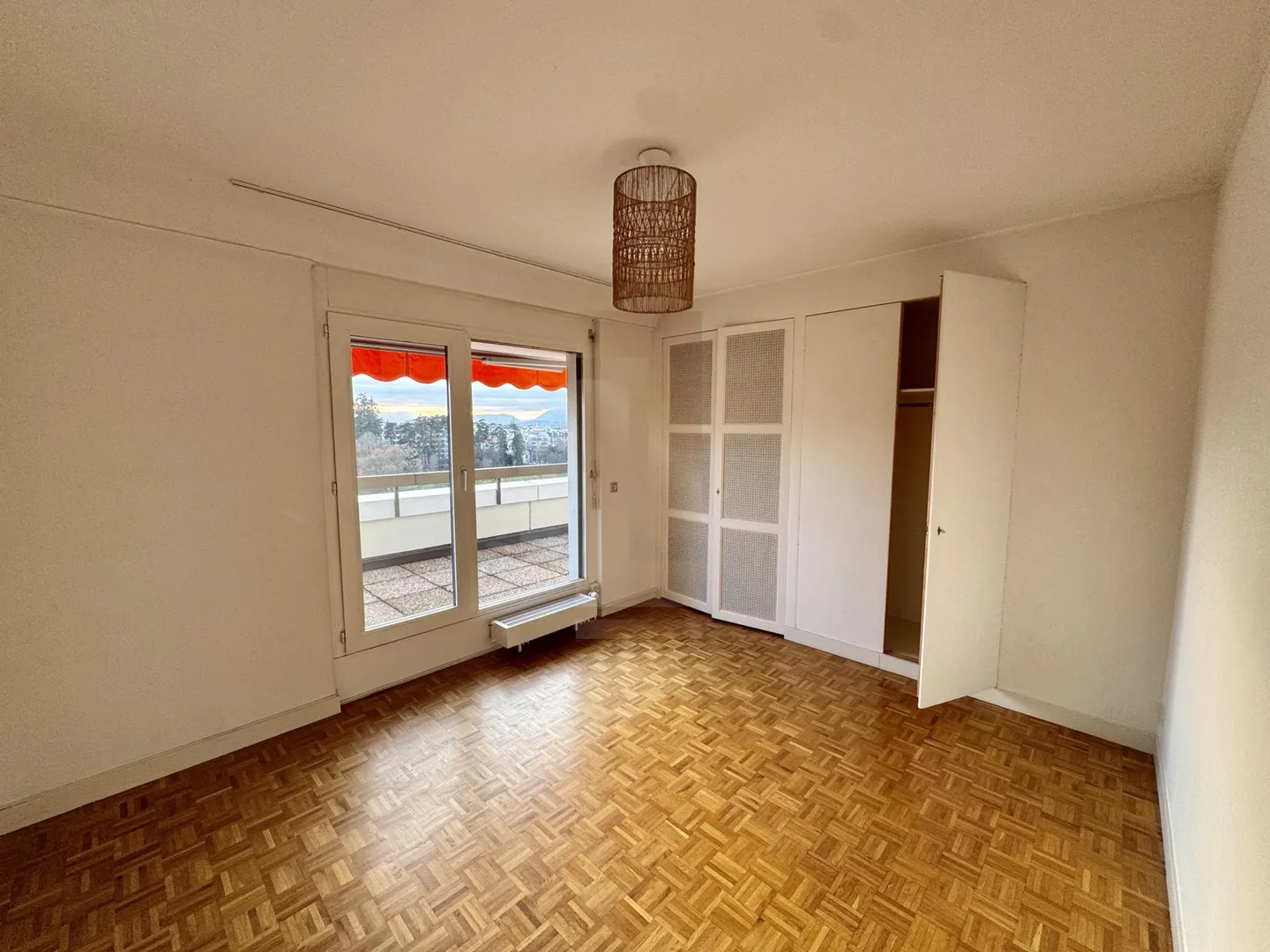 Schönes Penthouse mit Terrasse und 180-Grad-Blick - Foto 12 von 13