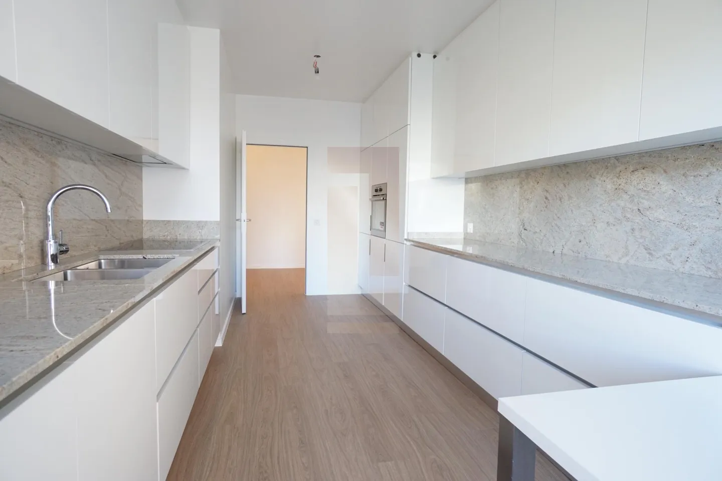 Bright apartment near the city center - Photo 1 of 9