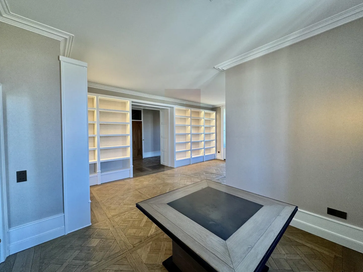 Superbe appartement rénové au coeur de la vieille ville - Photo 4 sur 13