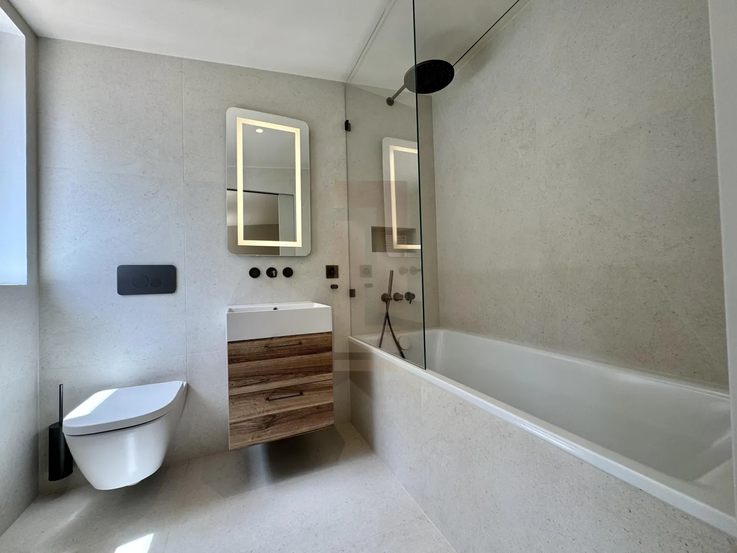 Luxurious renovated villa near the International School - Photo 12 of 13