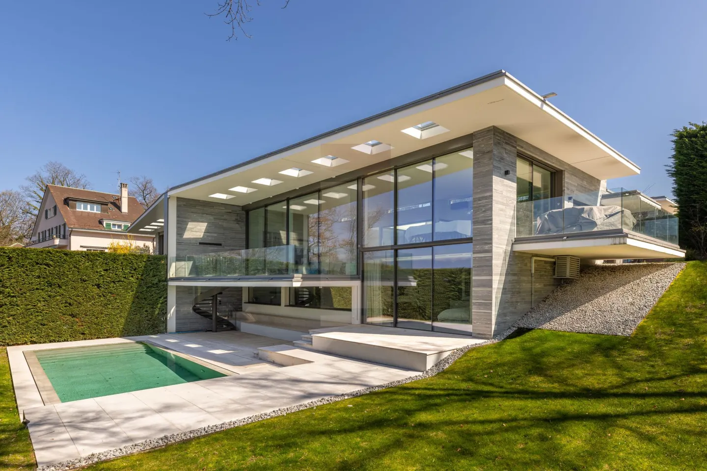 Villa eccezionale con vista panoramica sul lago - Foto 1 di 9