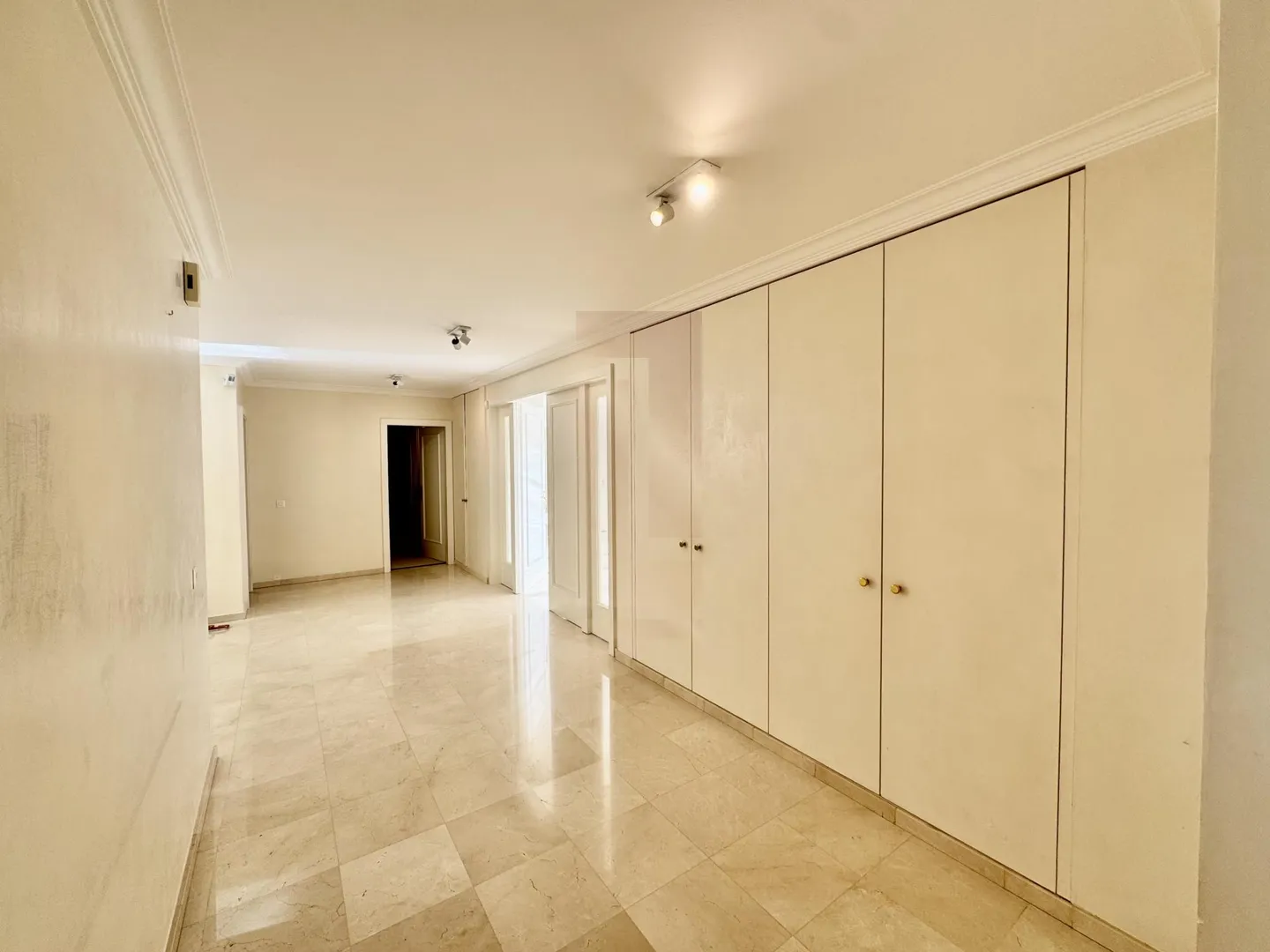 Superbe appartement à deux pas du centre ville - Foto 3 von 13