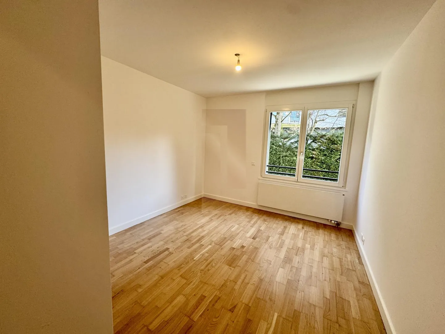 Superb apartment just steps from the city center - Photo 12 of 13