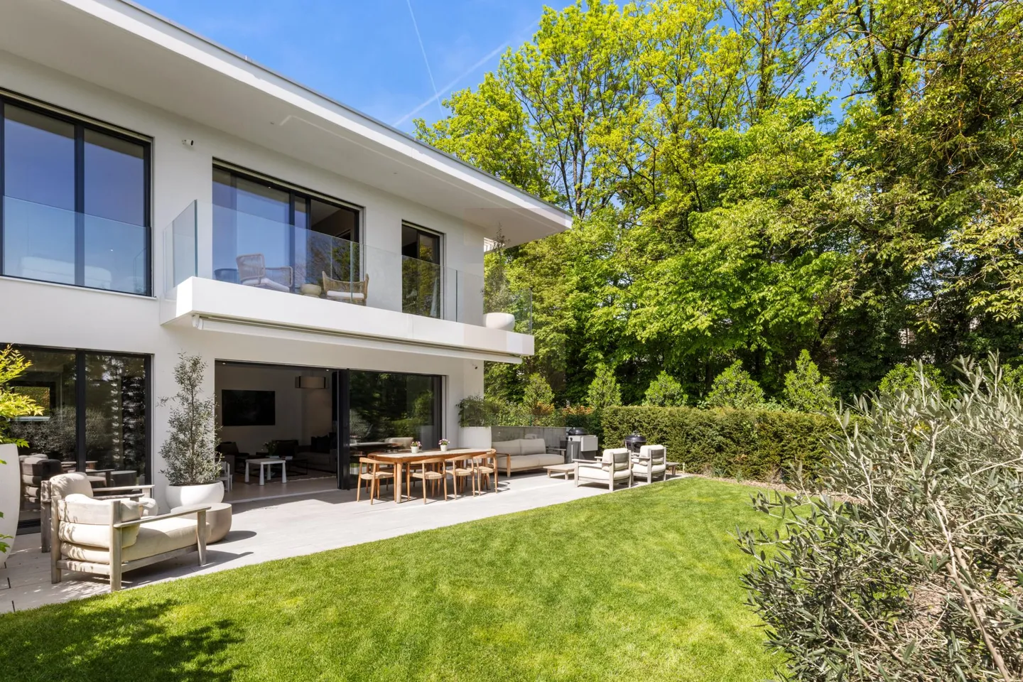 Exclusive: Contemporary turnkey villa, Vandoeuvres - Photo 1 of 3