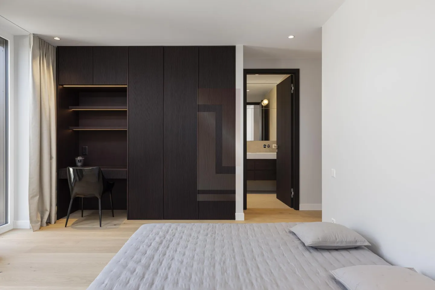 High-end duplex penthouse - Photo 7 of 13