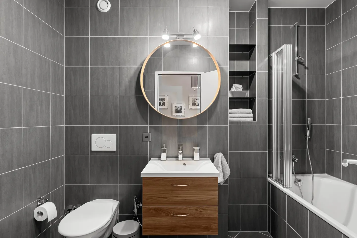 Appartement moderne avec parc privé - Photo 8 sur 12