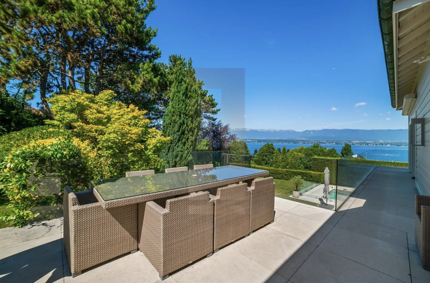 Sublime casa con vista lago ad Anières - Foto 6 di 8