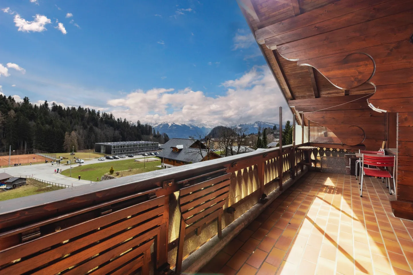 Duplex-Wohnung mit Innenparkplatz in Leysin - Foto 2 von 9