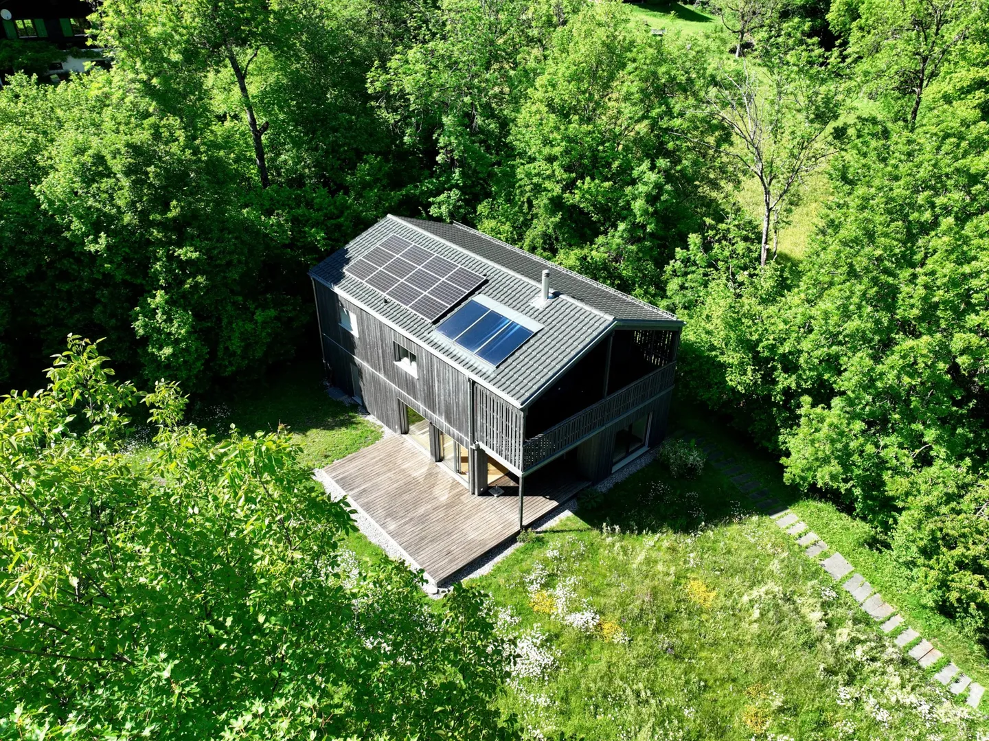 Villa ecologica eccezionale 6.5 stanze – calma assoluta nel cuore della natura a Vérines - Foto 1 di 13