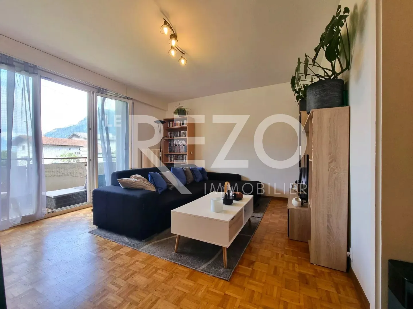 Renovated 3.5-room apartment - St-Pierre-de-Clages - Photo 3 of 13