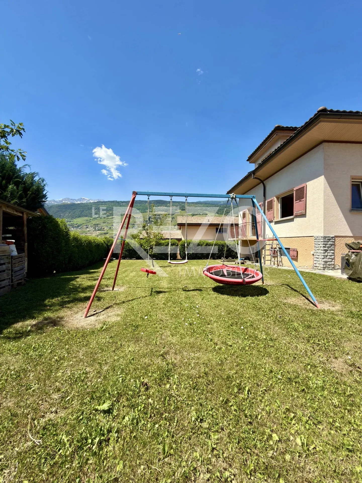 Bequemes Familienhaus auf großem Grundstück von 780m2. Réchy. - Foto 2 von 13