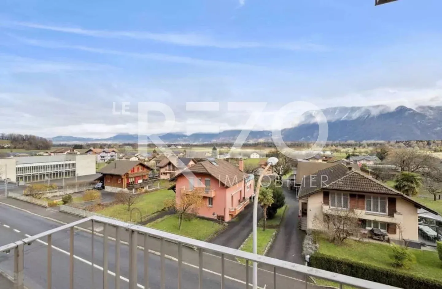 Renovated penthouse 4 rooms – Large corner terrace, mezzanine - Photo 8 of 8