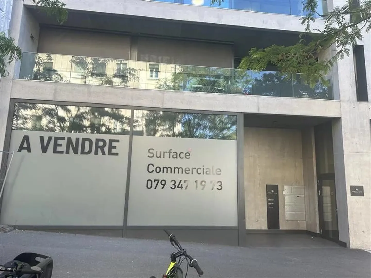 In vendita spazio commerciale nel cuore di Sion - Foto 1 di 13