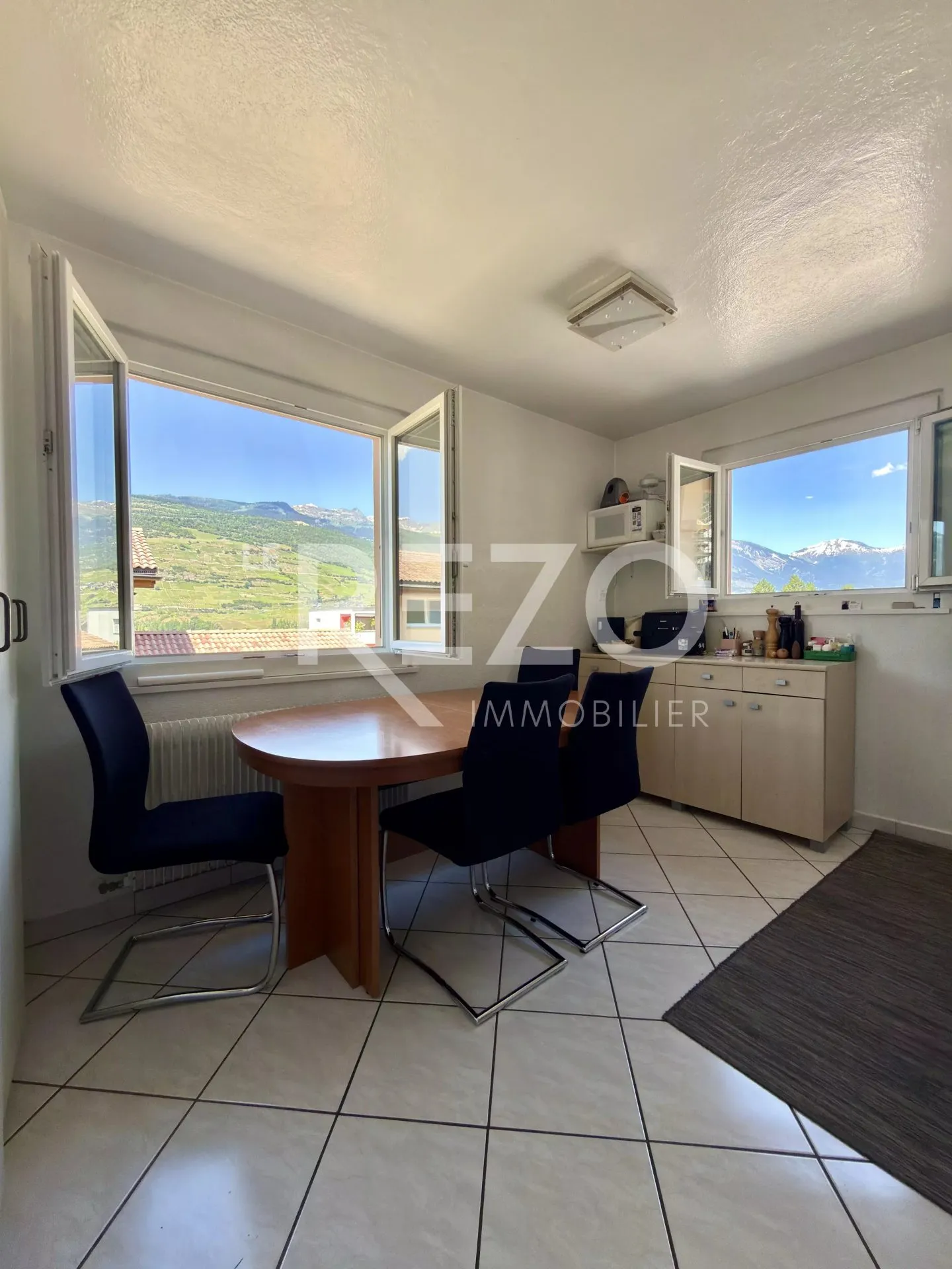 Bequemes Familienhaus auf großem Grundstück von 780m2. Réchy. - Foto 6 von 13
