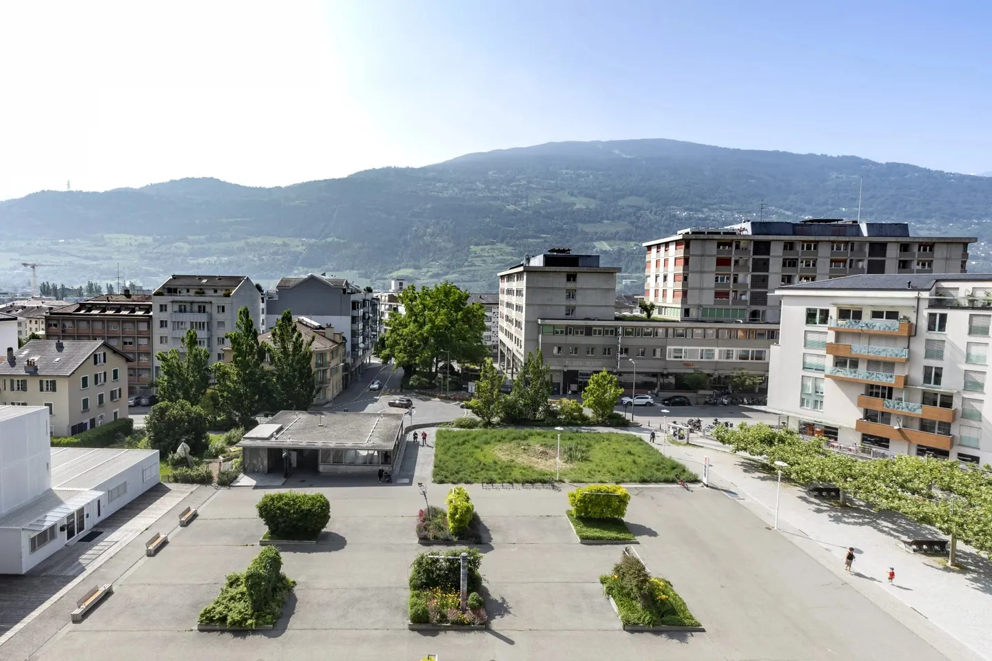 Eccezionale – Da prendere appartamento di 4,5 stanze al 6° piano idealmente situato nel cuore della città di Sion - Foto 9 di 12
