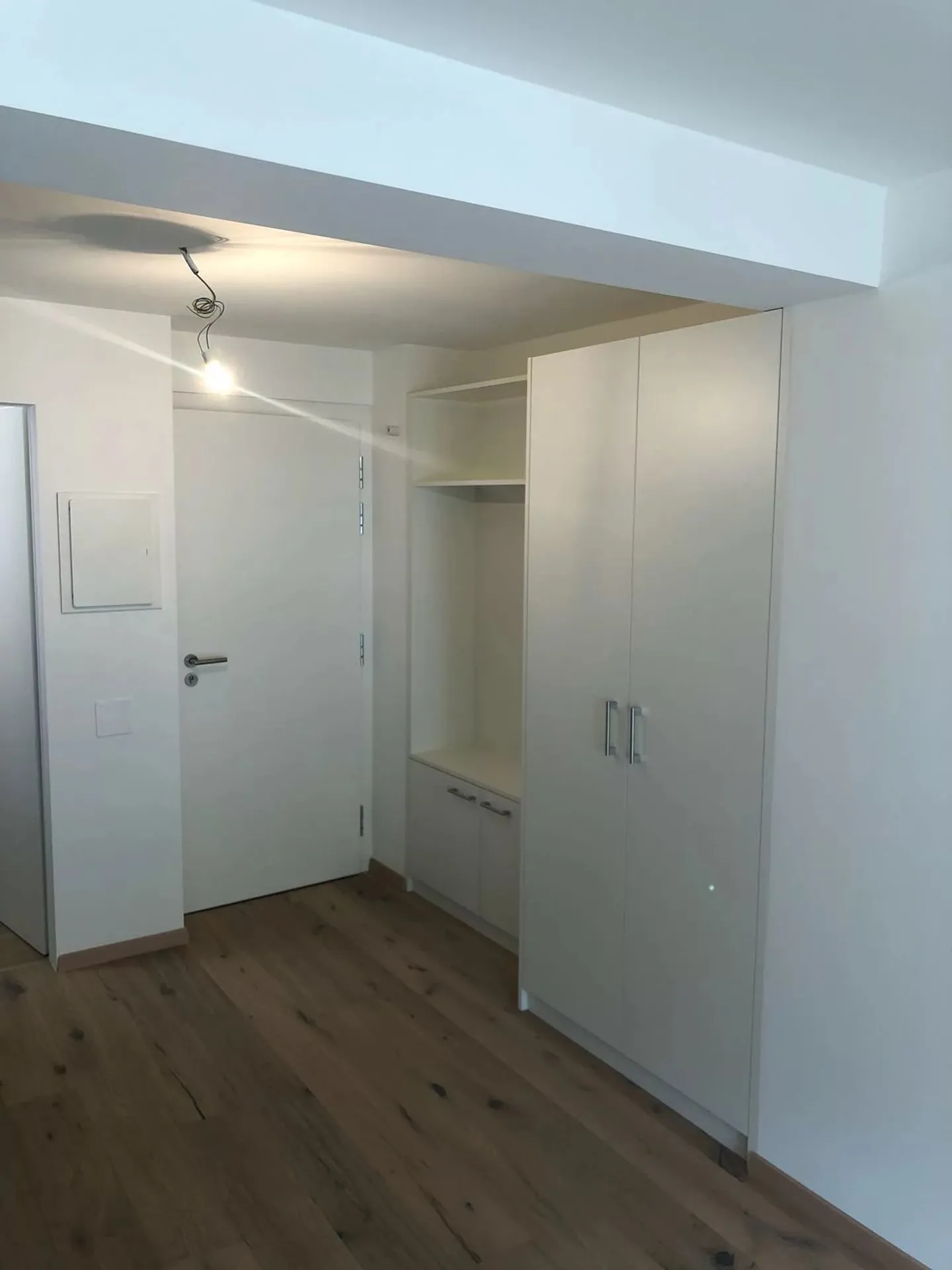Old Town of Sion - studio for rent in renovated building - Photo 6 of 6