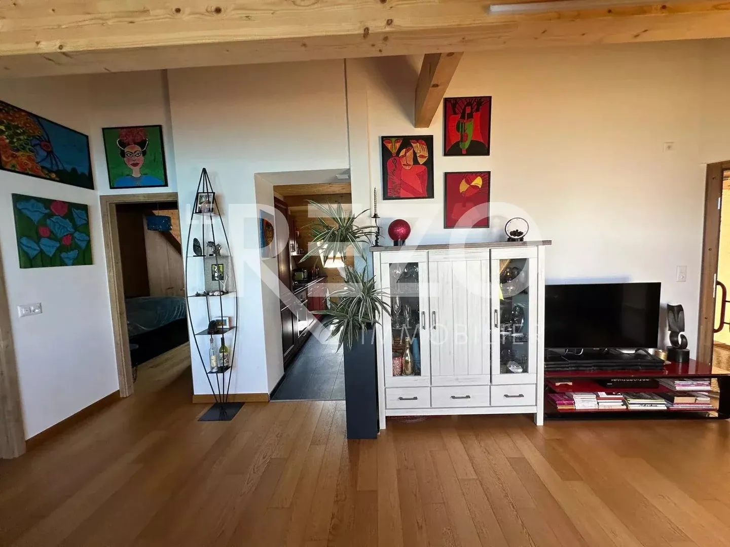 Beautiful Penthouse Apartment with Direct Access to Lake Geneva – Tastefully Renovated - Photo 6 of 11