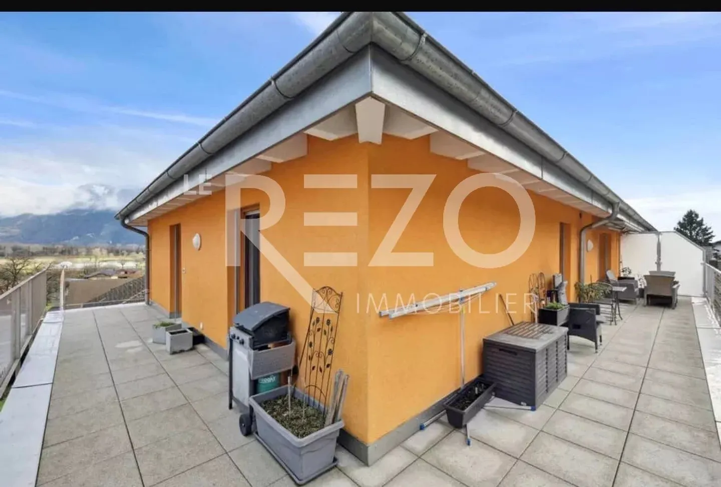 Renovated penthouse 4 rooms – Large corner terrace, mezzanine - Photo 6 of 8