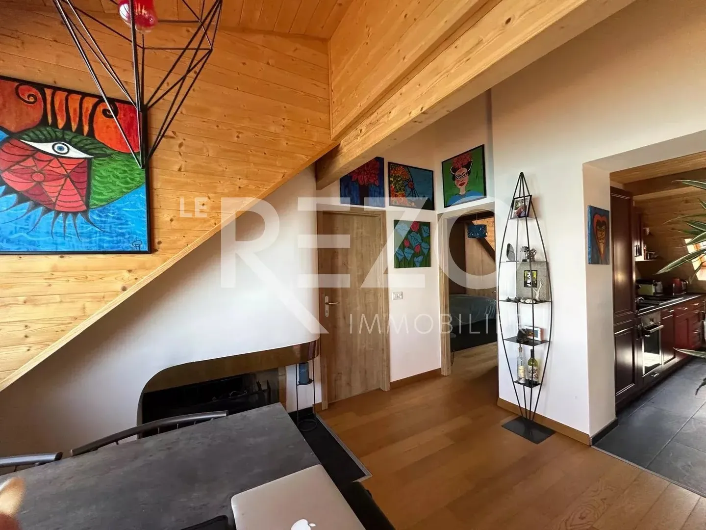 Beautiful Penthouse Apartment with Direct Access to Lake Geneva – Tastefully Renovated - Photo 5 of 11