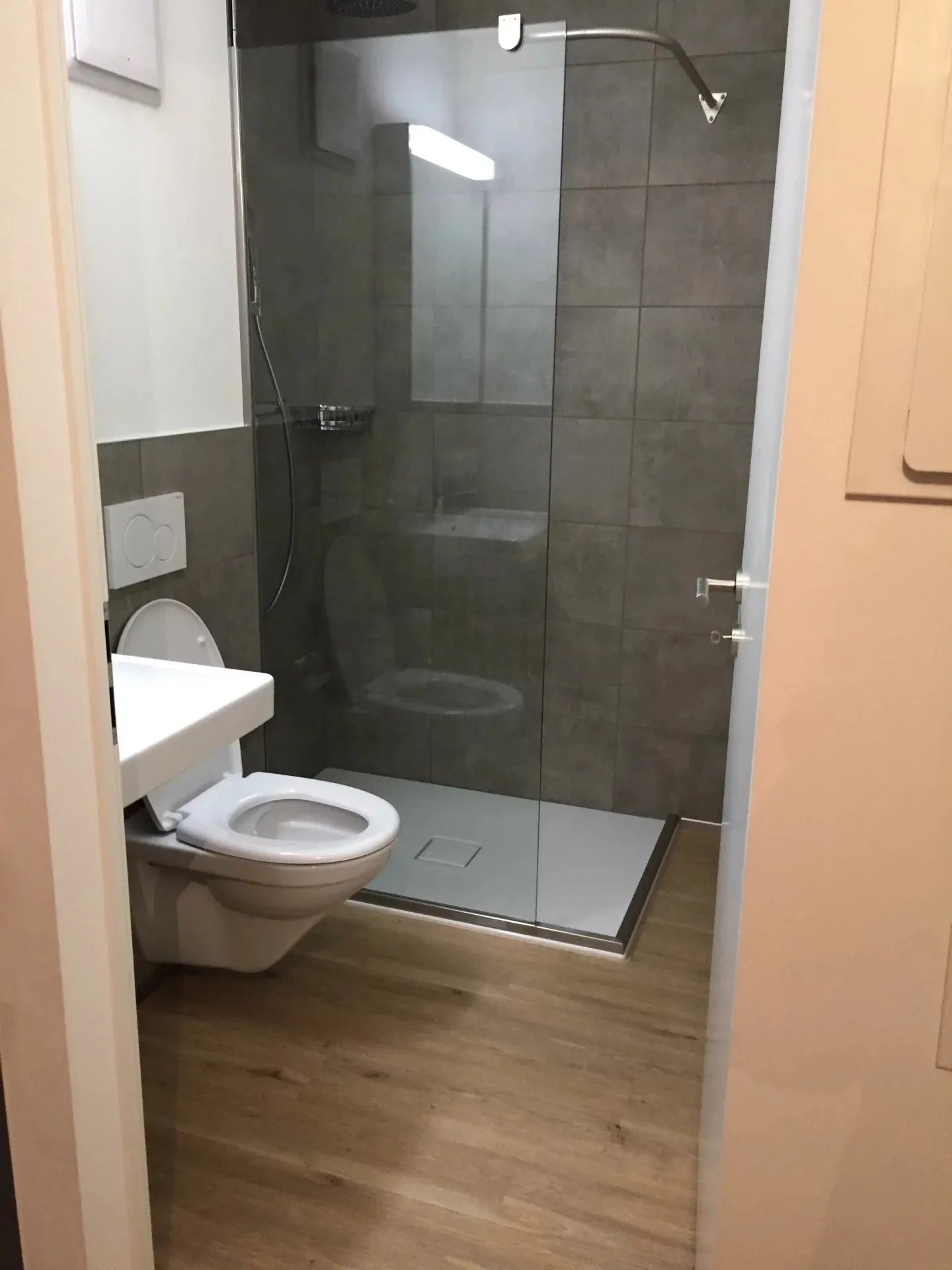 Old Town of Sion - studio for rent in renovated building - Photo 4 of 6