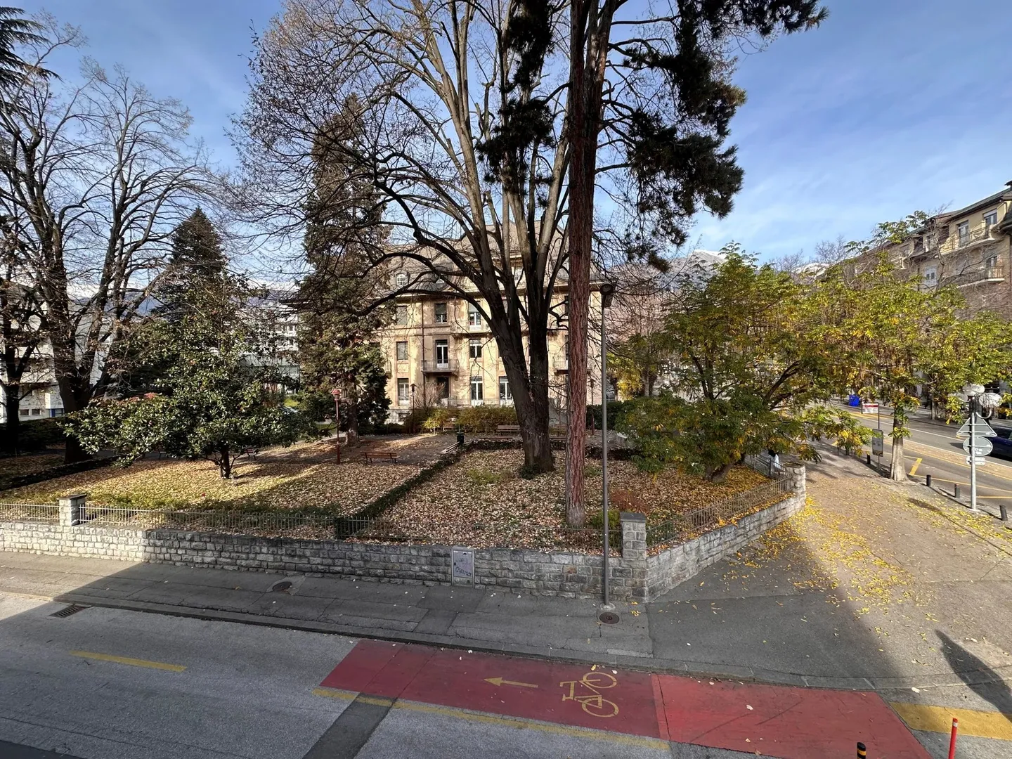 Grand bureau à louer idéalement situé au centre-ville de Sion - Photo 9 sur 10