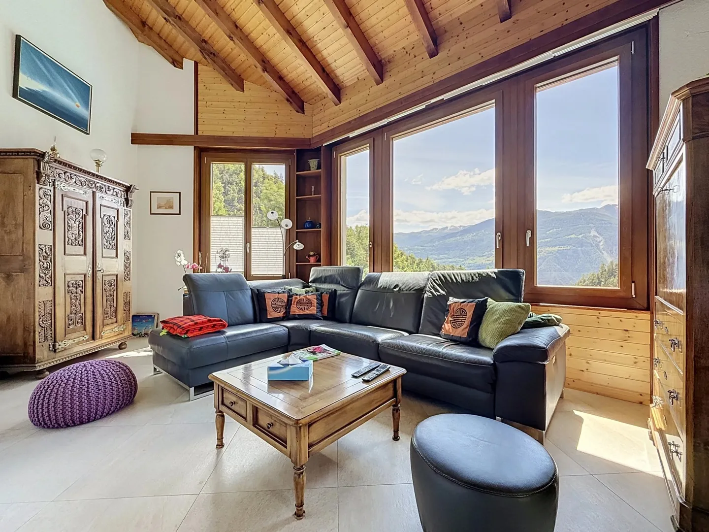 Charming family villa with covered terrace and exceptional view in Chamoson - Photo 5 of 13