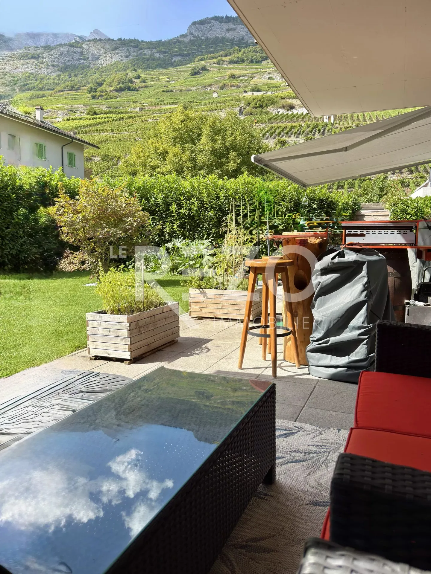 Appartamento confortevole di 3,5 locali con giardino. Vétroz, VS. - Foto 2 di 13