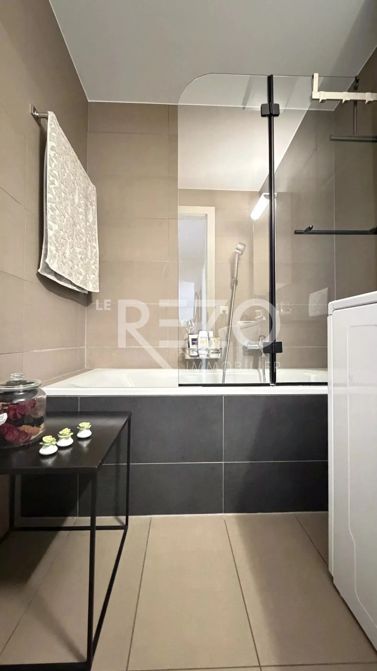 App. de 3,5 pces avec une une magnifique vue ! - Foto 10 von 12