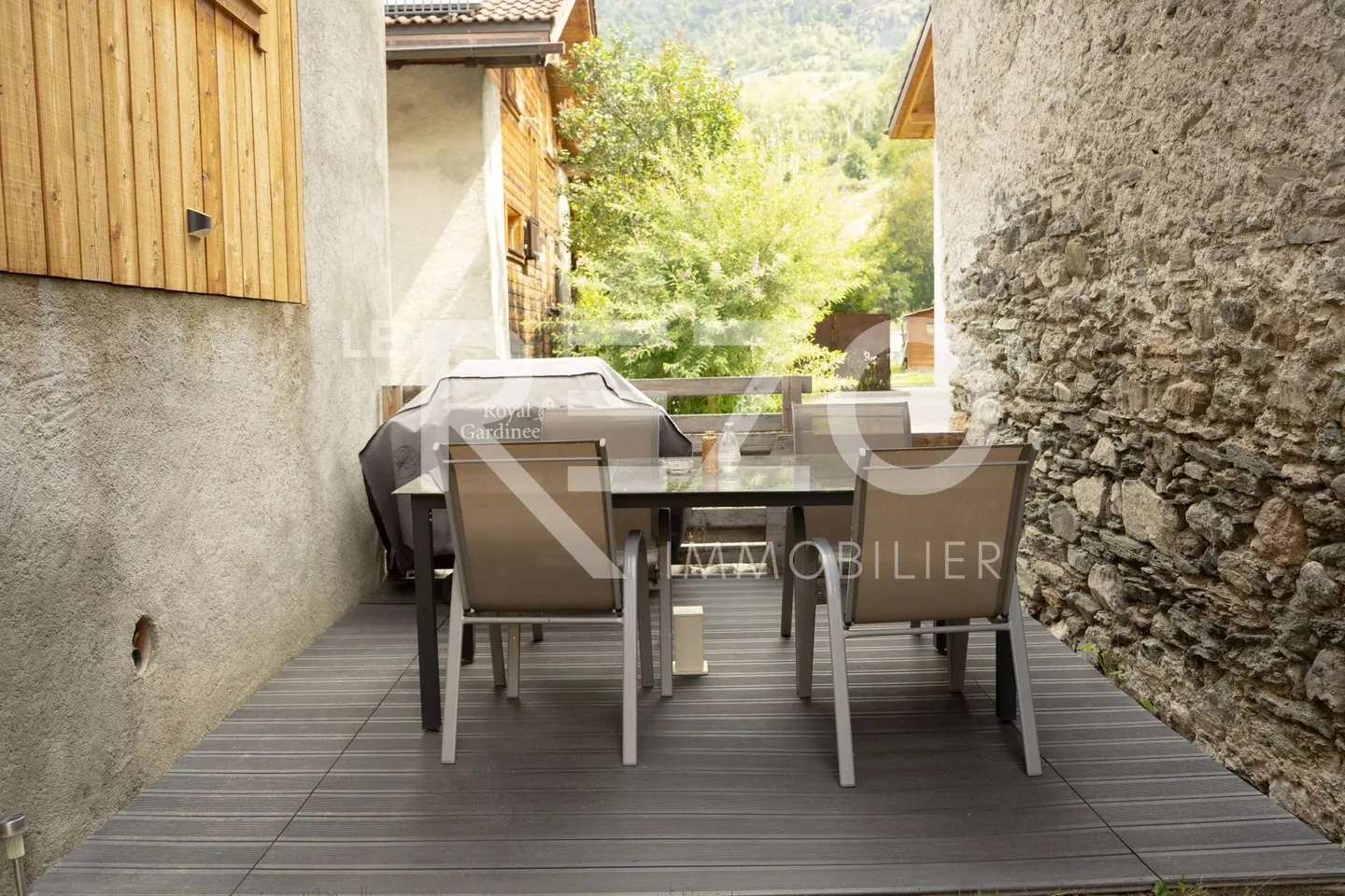 Maison de village rénovée au coeur de Chalais, VS - Photo 2 of 13