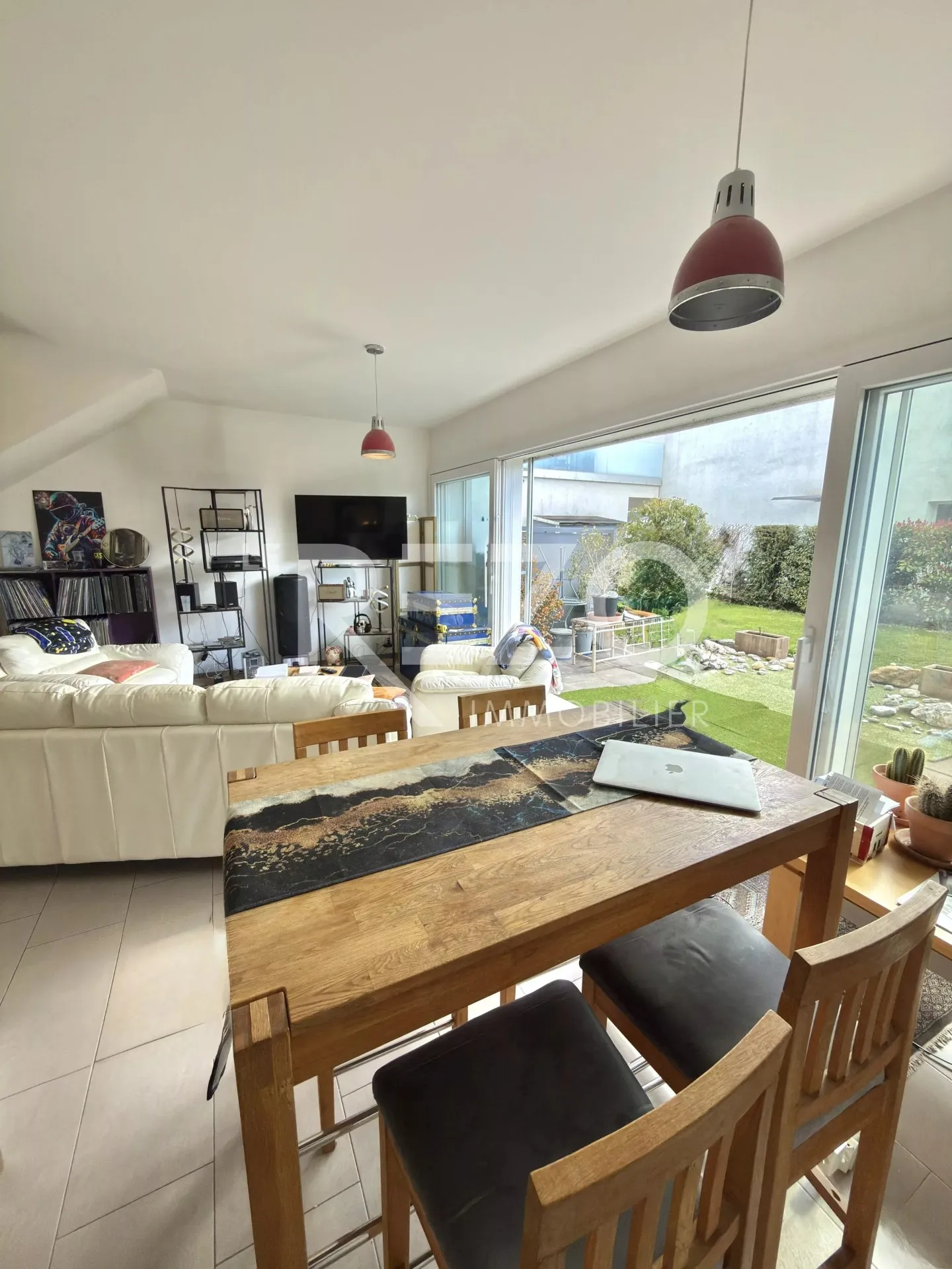 Duplex spacieux avec terrasse - Photo 4 sur 13