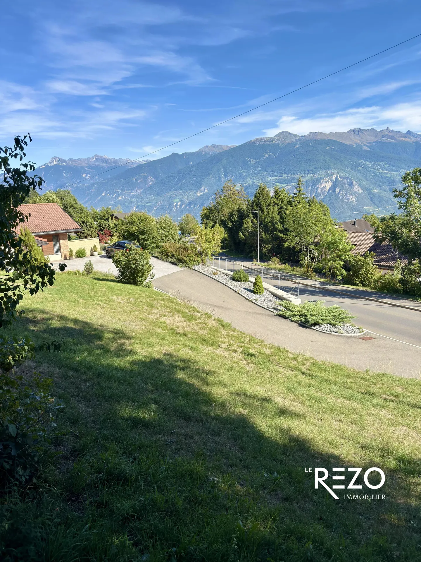 Terrain à bâtir avec vue panoramique - Photo 6 sur 7