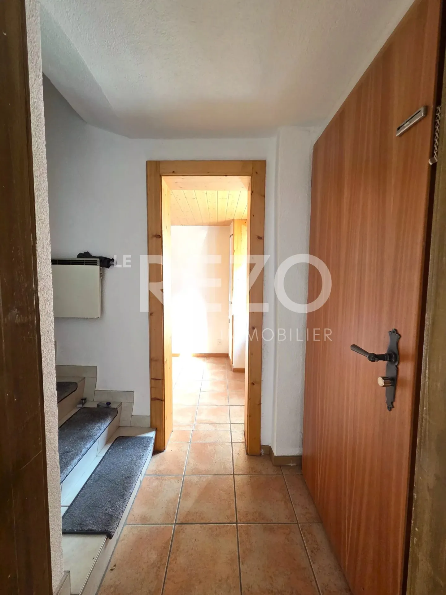 Appartement 2,5 pièces en duplex - Photo 2 of 8