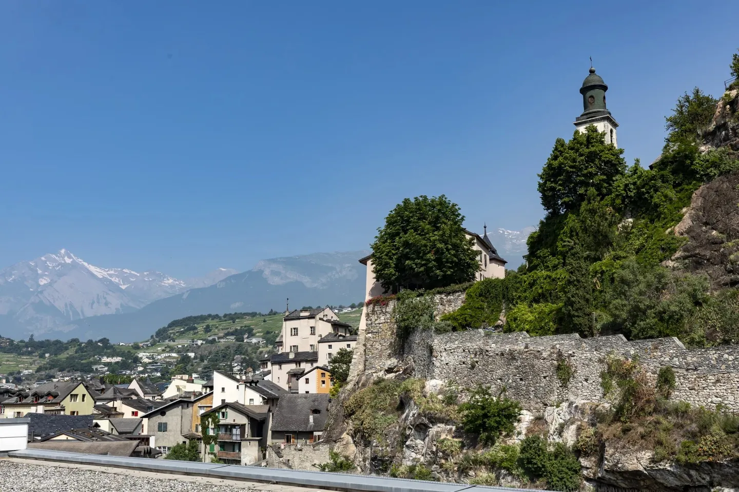 Eccezionale – Da prendere appartamento di 4,5 stanze al 6° piano idealmente situato nel cuore della città di Sion - Foto 11 di 12