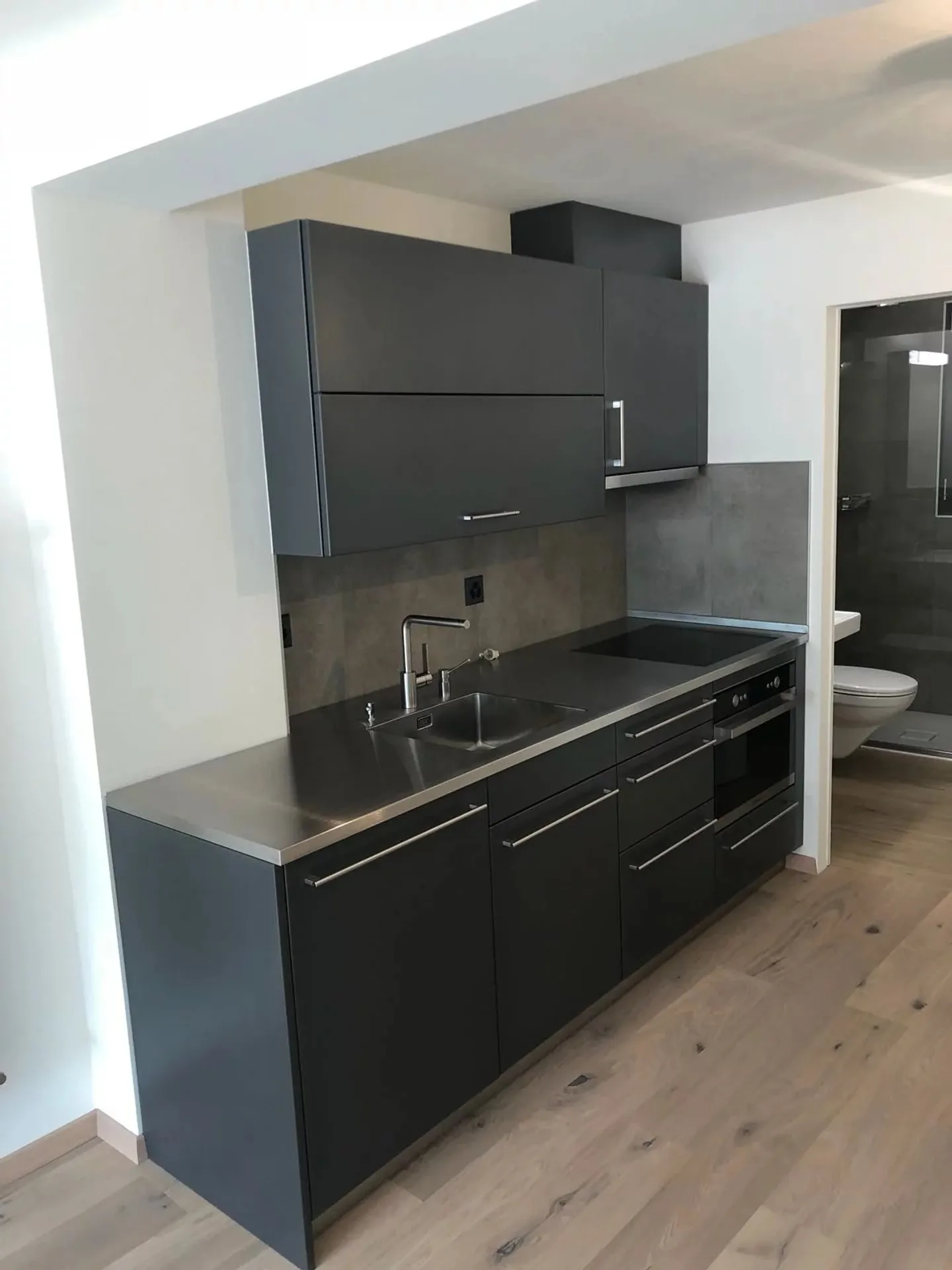 Old Town of Sion - studio for rent in renovated building - Photo 2 of 6