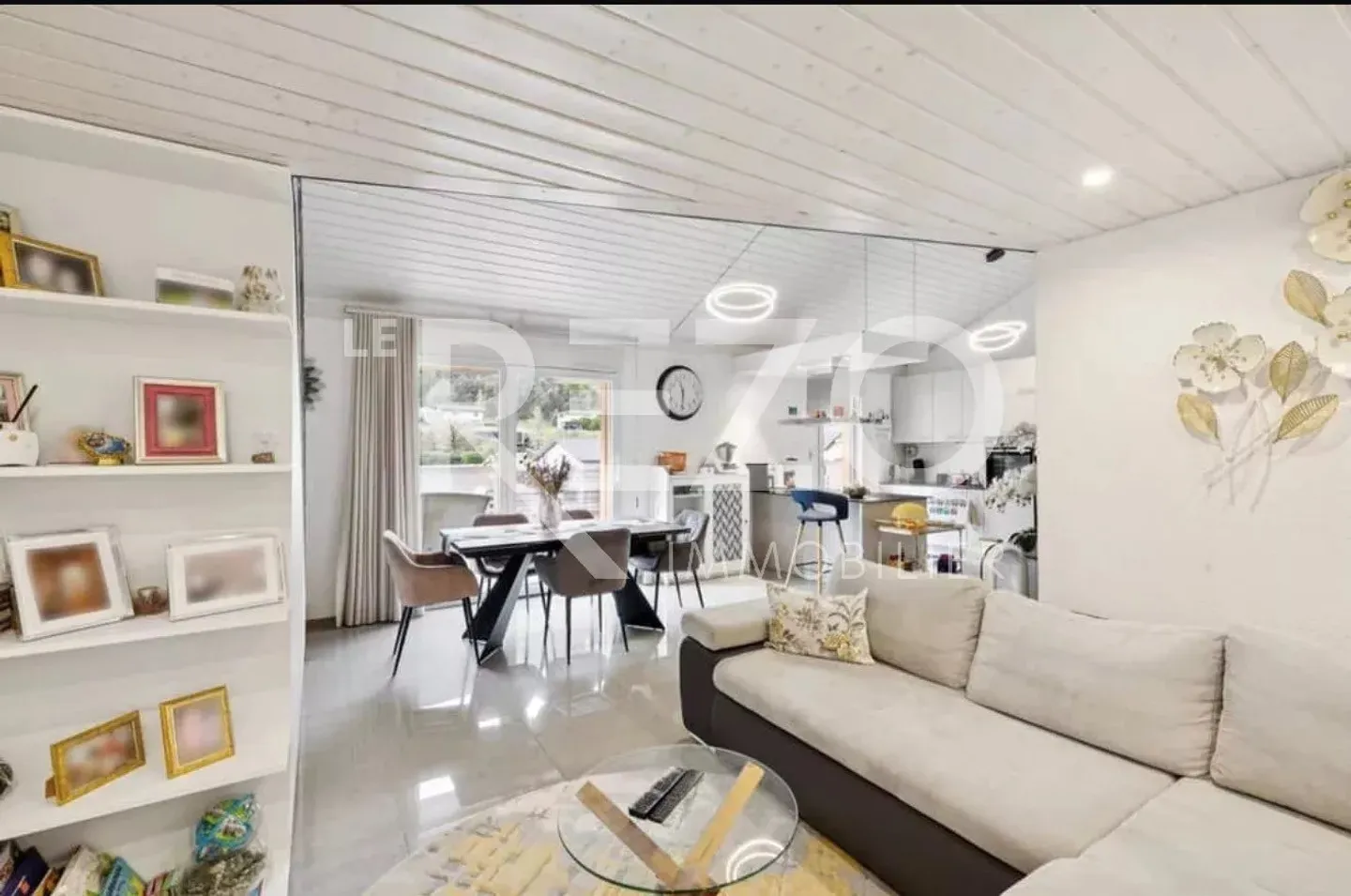 Renovated penthouse 4 rooms – Large corner terrace, mezzanine - Photo 3 of 8