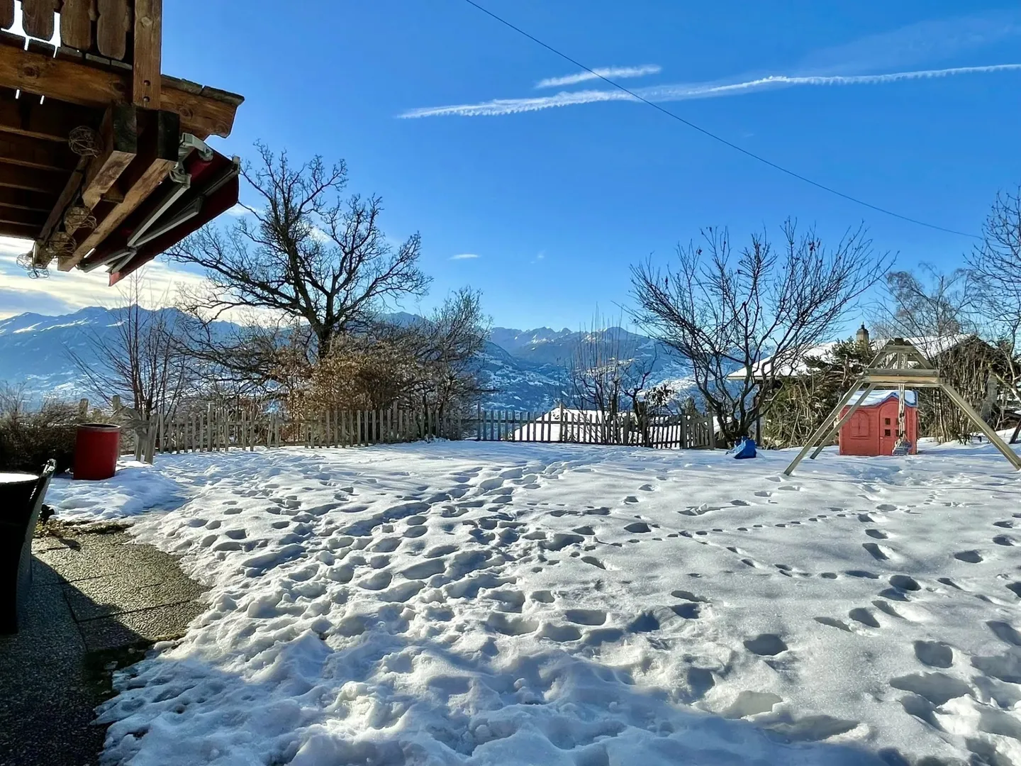 Beautiful chalet with two apartments - Photo 8 of 12