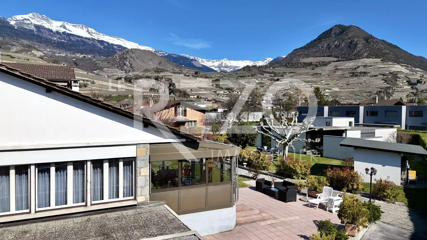 Family house on a beautiful plot of 1205m2 - Uvrier (1958), Sion. - Photo 3 of 13