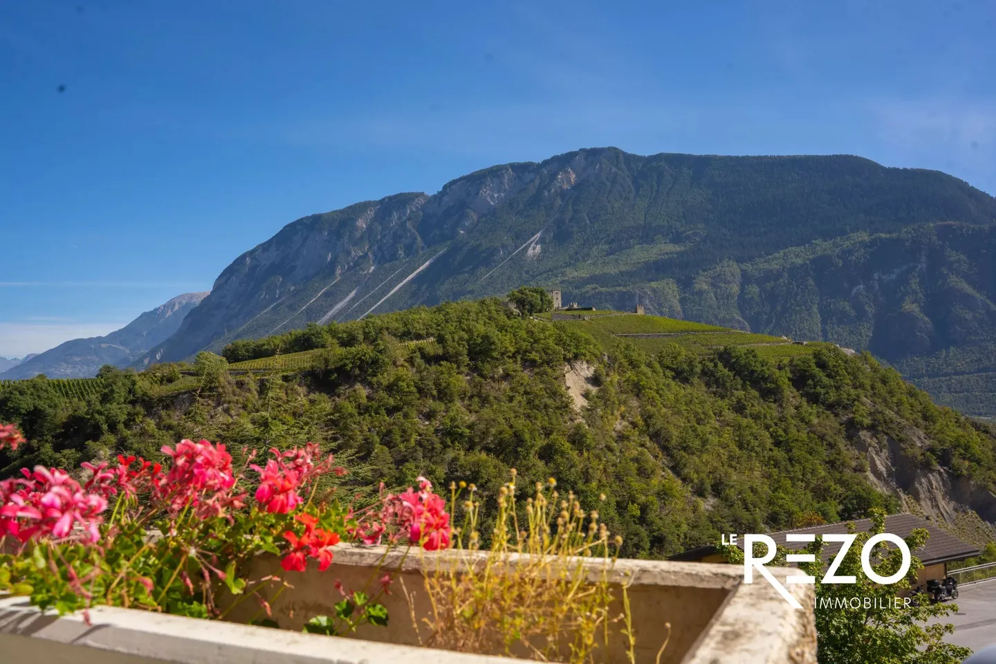 Superbo attico di 4,5 locali con vista panoramica. Veyras, Noble-Contrée, VS. - Foto 1 di 13
