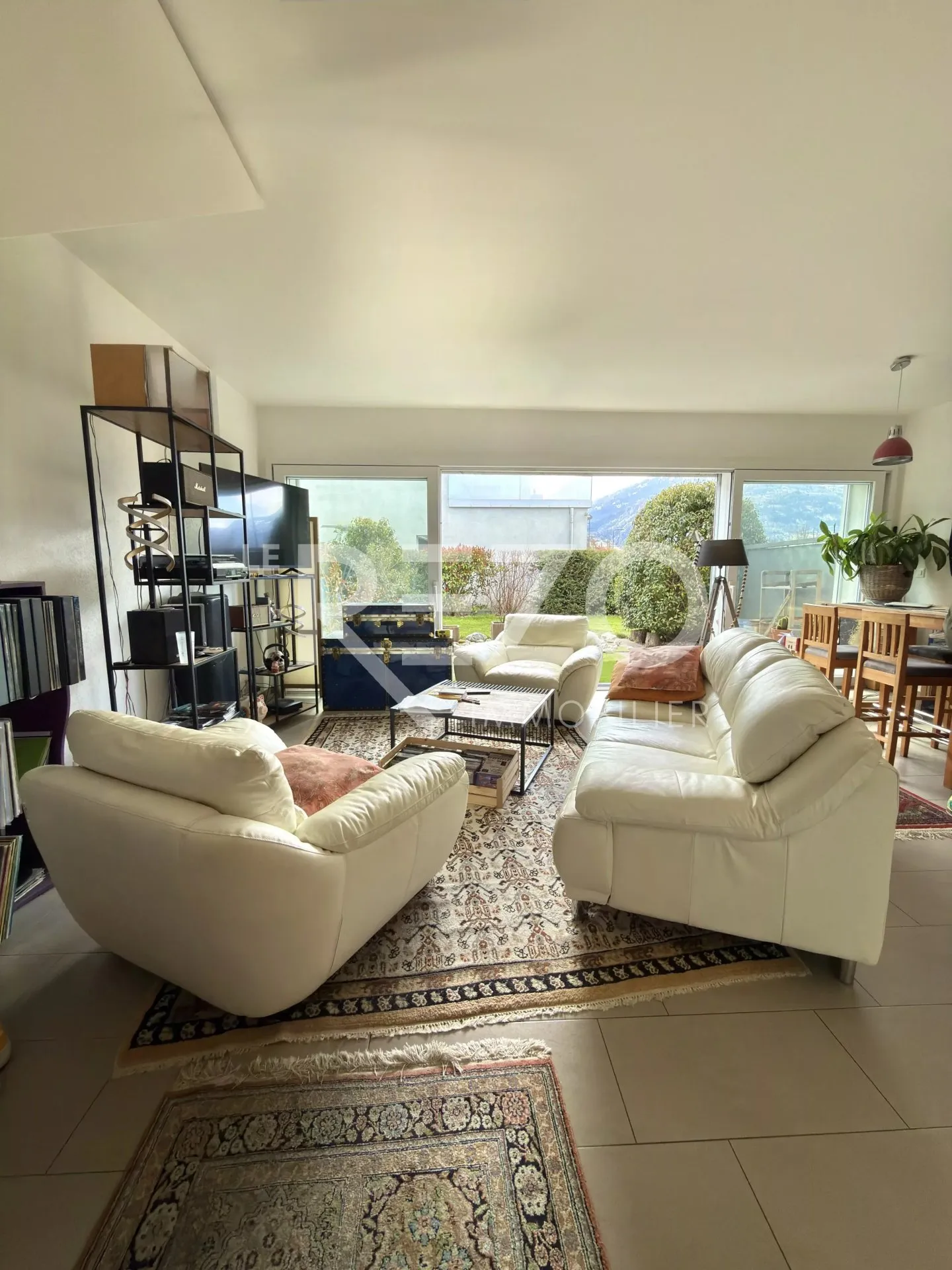 Duplex spacieux avec terrasse - Photo 3 sur 13