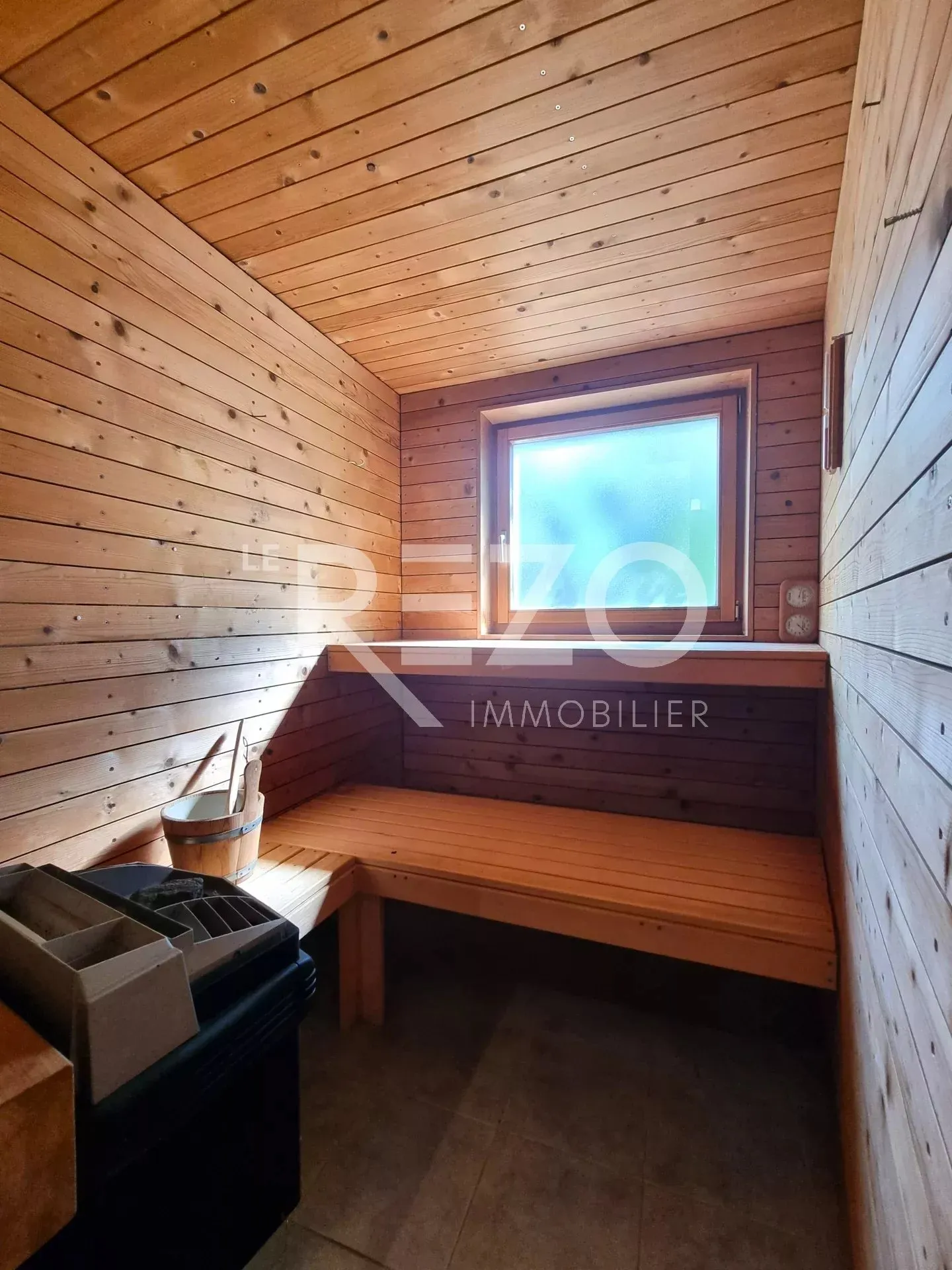 Villa progettata da un architetto con piscina e sauna - Fully - Foto 12 di 13