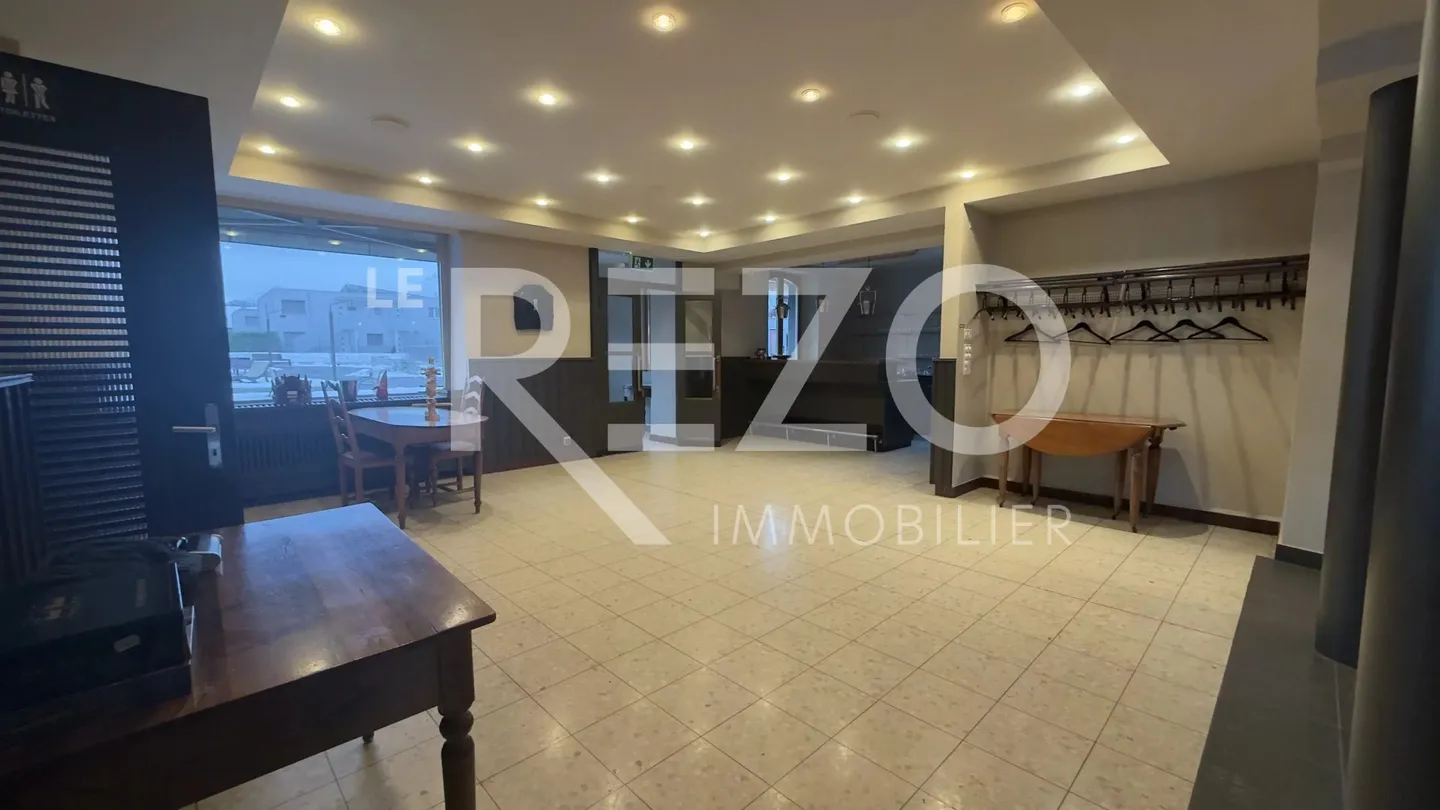 Espace Commercial à Fort Potentiel - Photo 2 sur 13