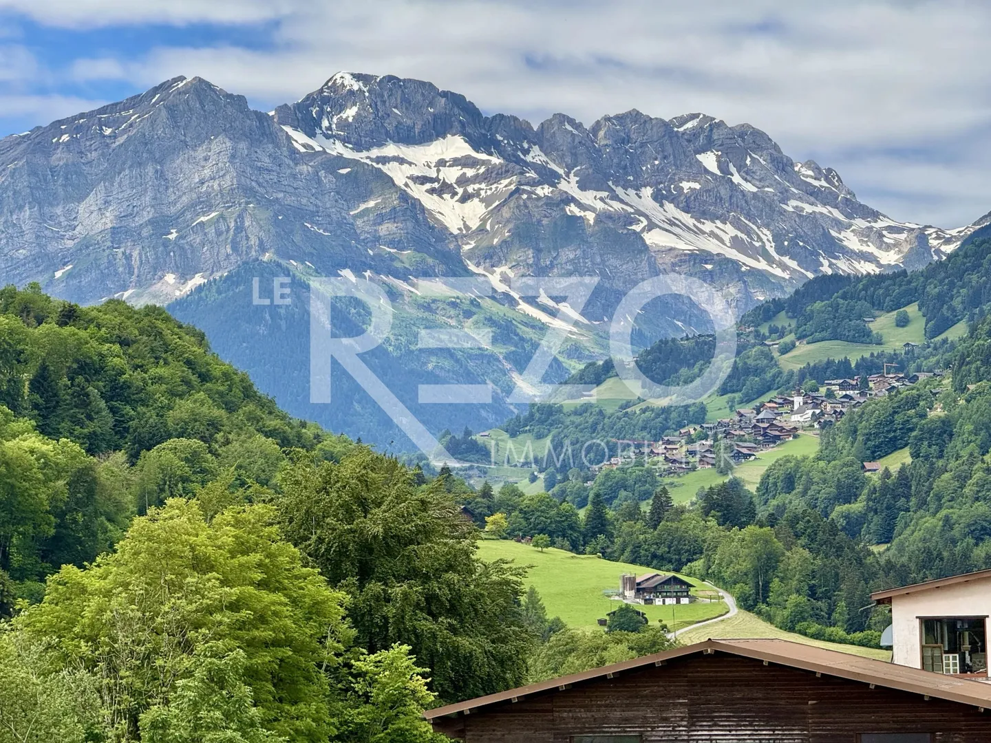 4,5-Zimmer-Wohnung mit grossem Balkon und Panoramablick. Troistorrents, VS - Foto 1 von 13