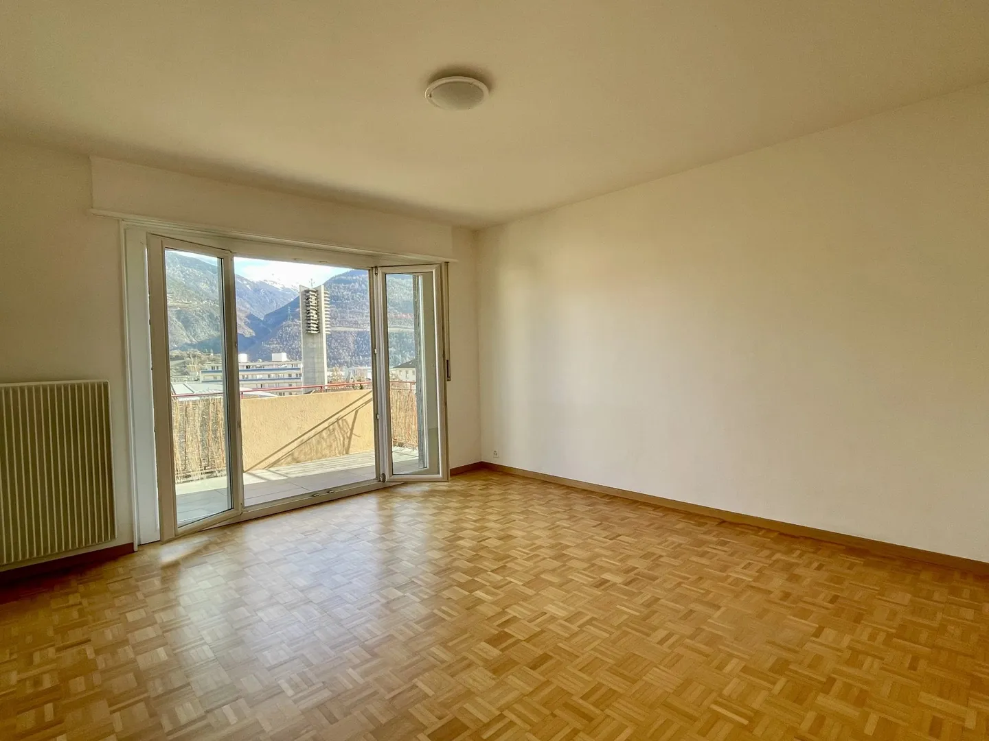 3.5 Room Apartment in a Quiet Location with Balcony - Photo 5 of 7