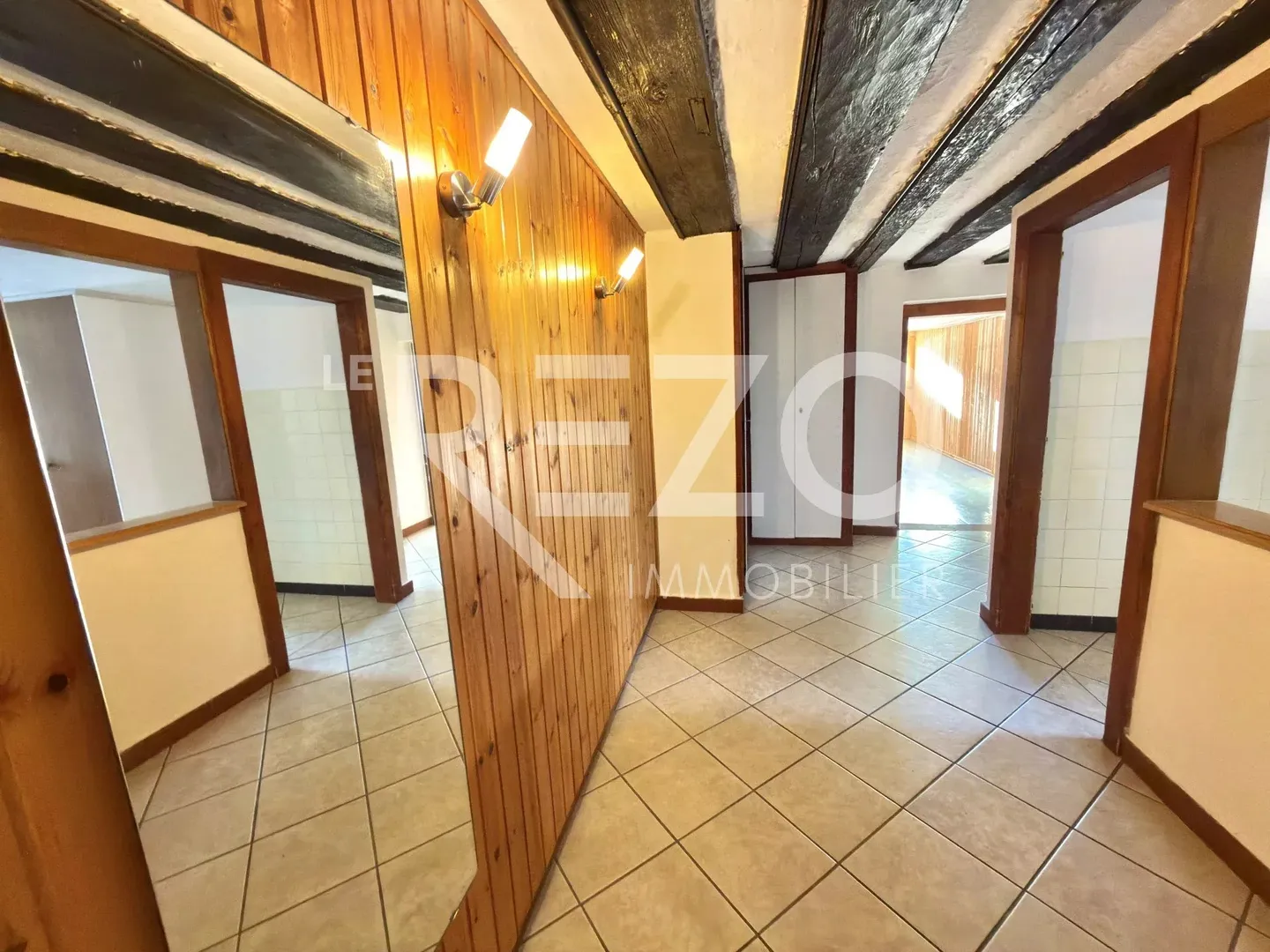 4.5 Room Apartment in a Listed House - (1978) LENS - Photo 4 of 11