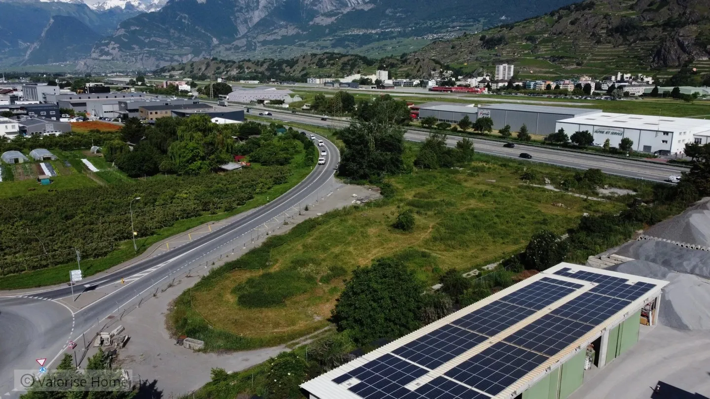 Terreni idealmente situati lungo l'autostrada a Sion - Foto 2 di 4