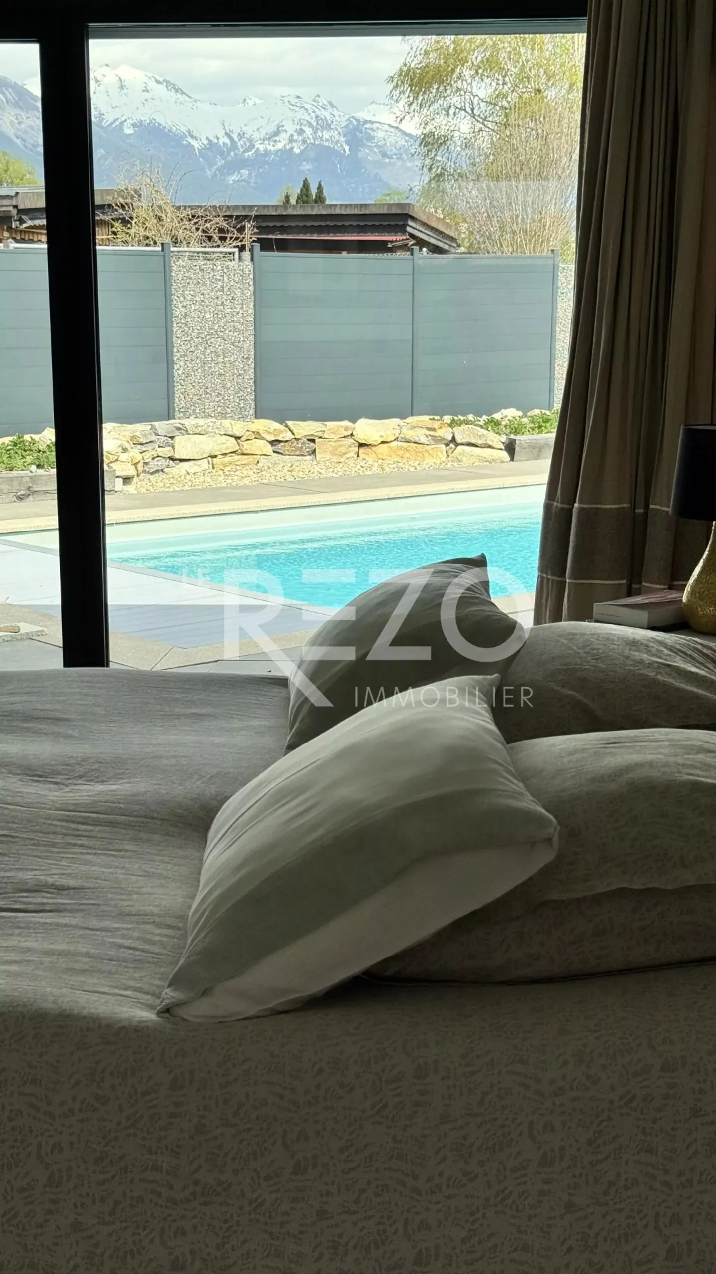 Modern 5.5-room villa with pool in Granges - Photo 5 of 13